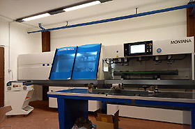 Laboratory for ski repairs and tuning